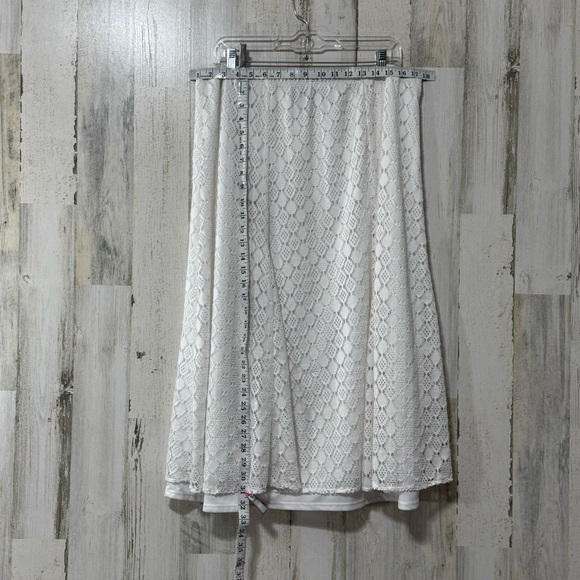 Lark Lane White Lace A-Line Skirt - Picture 3 of 10